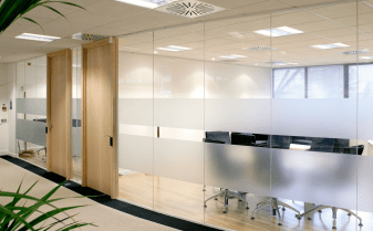 5 мифов о стеклянных перегородках