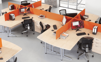 5 преимуществ настольных экранов в офисе