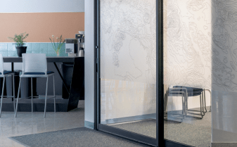 Стеклянные перегородки: плюсы и минусы